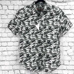 ROBERT GRAHAM “Edmonds” Digital-Style Camo of Skulls Button Up SS Shirt MEDIUM
